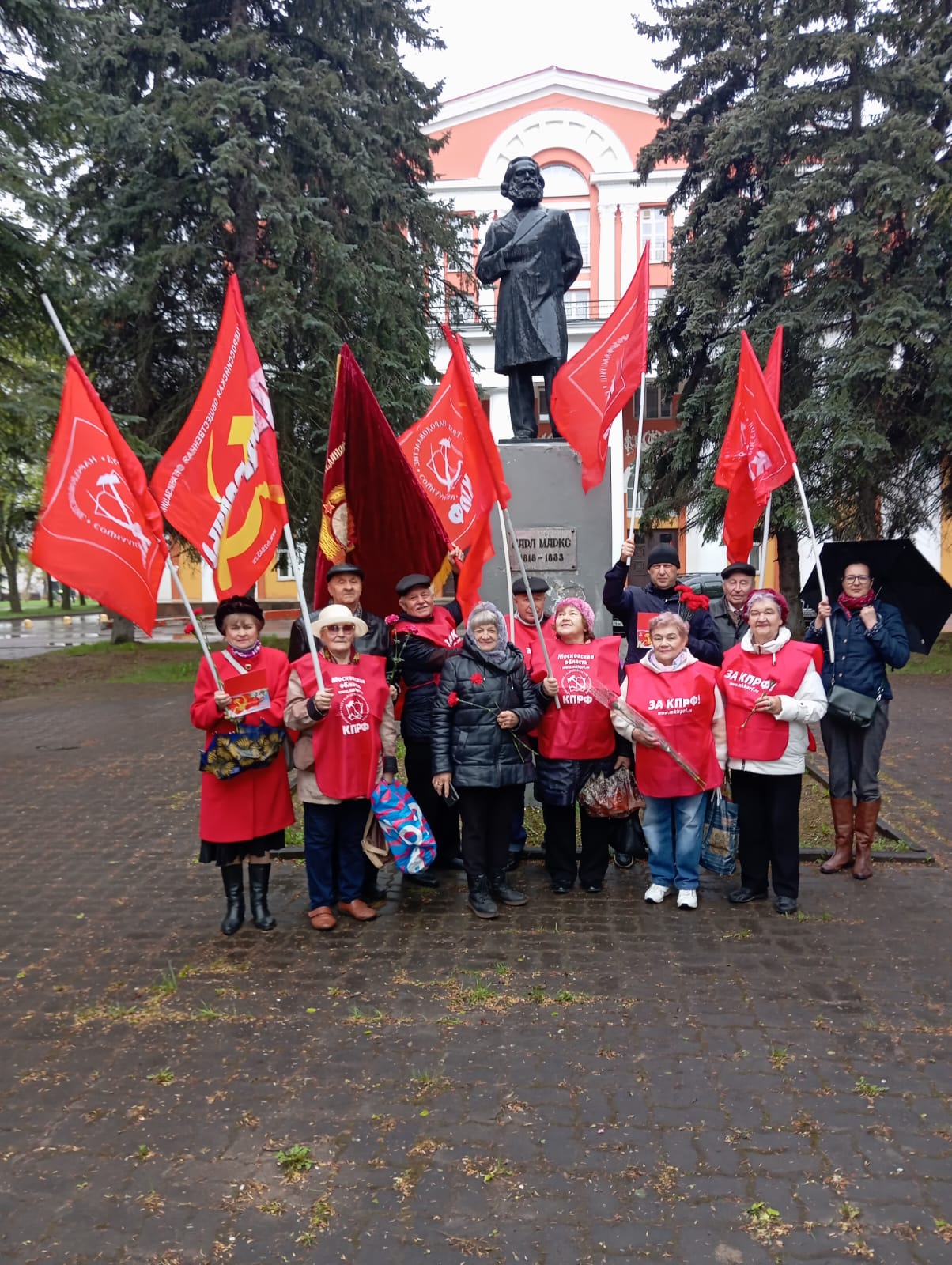 Возложение цветов 1 мая в Электростали