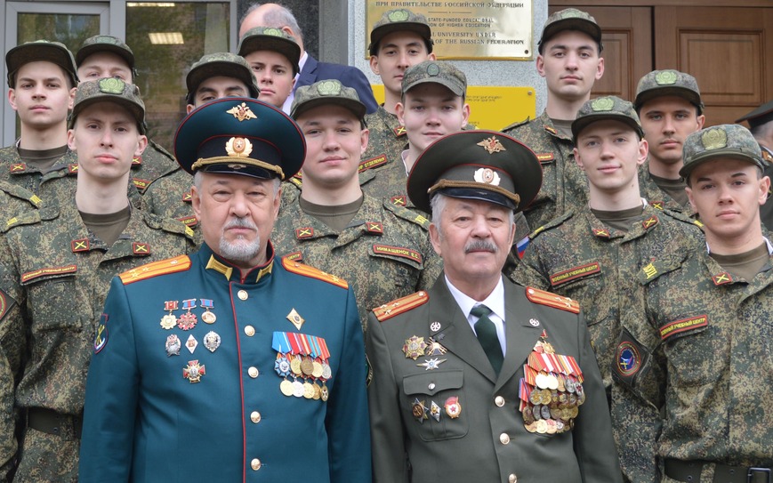 Праздничная церемония в военно-учебном центре