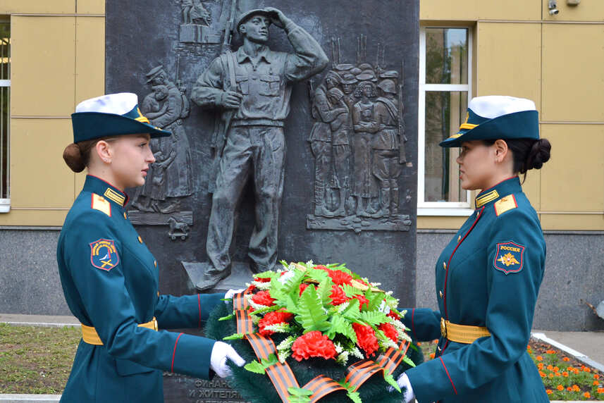 Праздничная церемония в военно-учебном центре