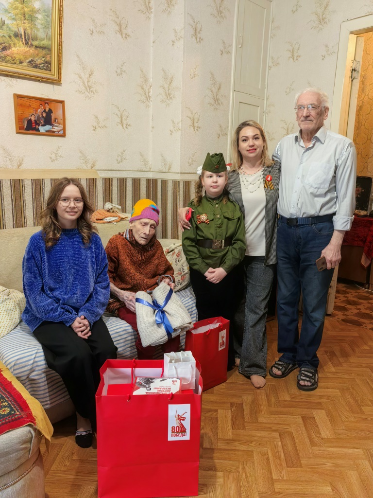 По поручению заместителя Председателя Московской областной Думы, секретаря МК КПРФ Константина Черемисова поздравили ветеранов с Днем Победы