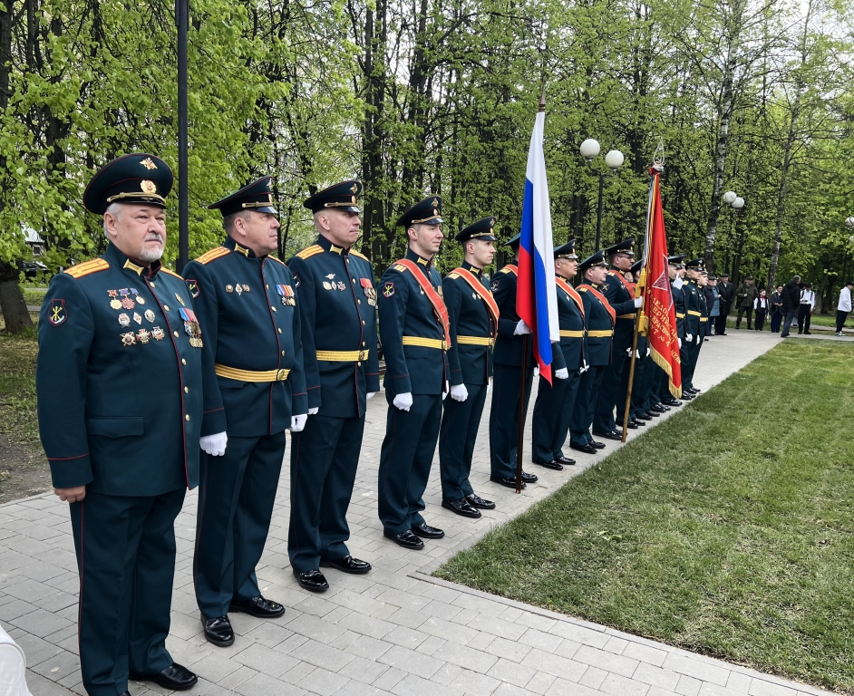 Советские офицеры открыли памятник М.К. Тихонравову