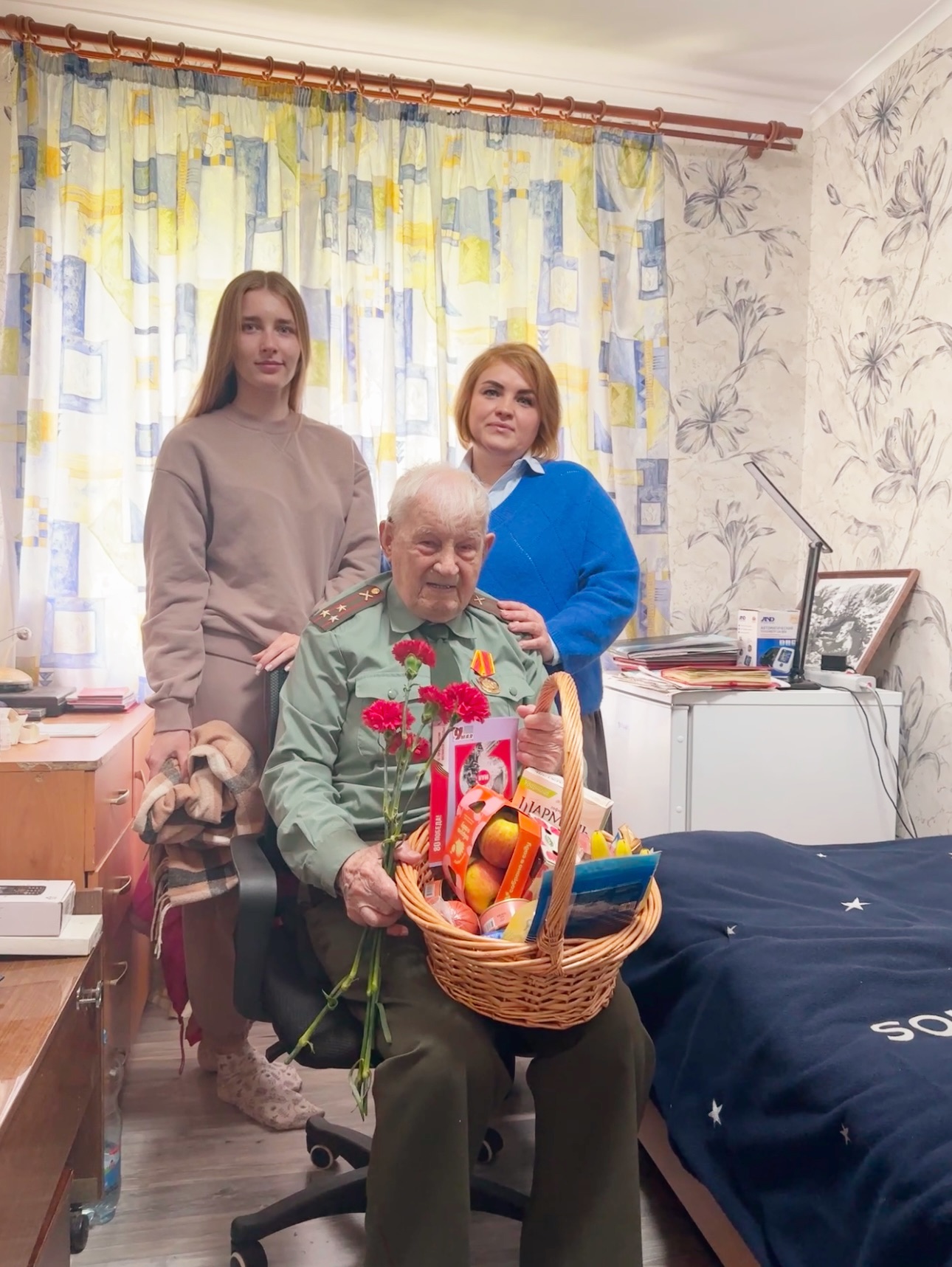 106-летнего королёвского коммуниста поздравили с приближающимся Днем Победы!