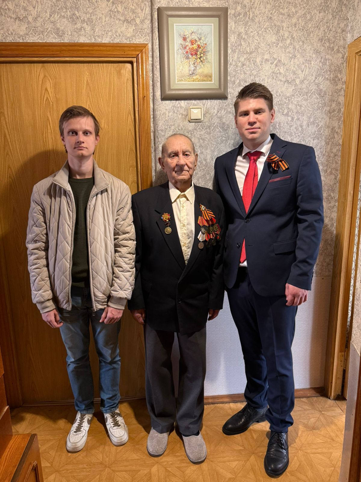 Депутат КПРФ Даниил Рендаков поздравил ветеранов с 80-летием Победы