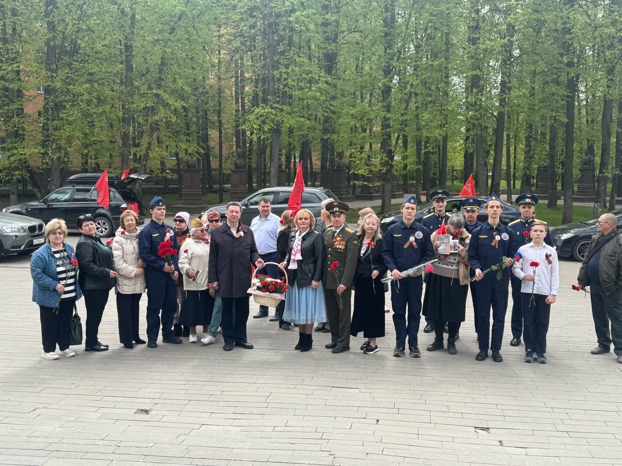 Автопробег КПРФ: память о героях и поздравления с Днем Победы