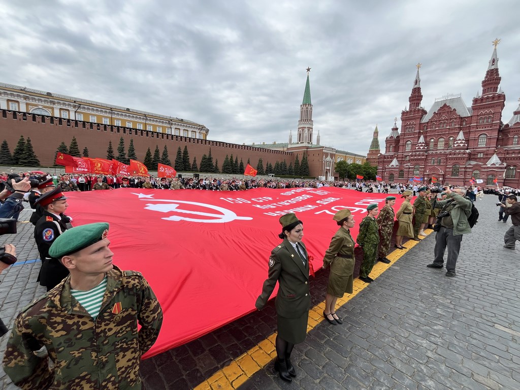 В Москве на Красной площади состоялась торжественная линейка и прием в пионеры