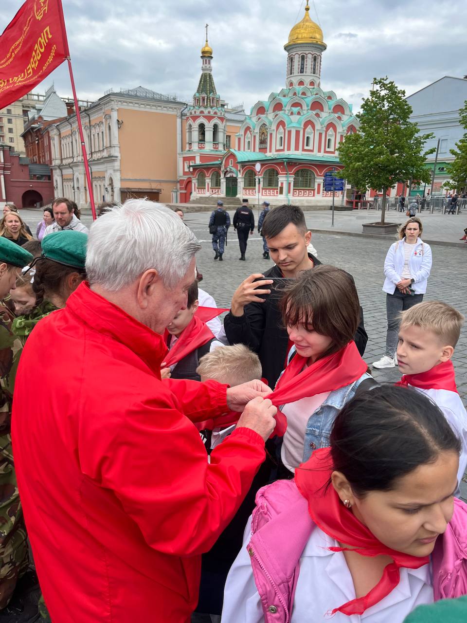 В Москве на Красной площади состоялась торжественная линейка и прием в пионеры