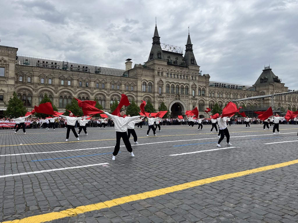 В Москве на Красной площади состоялась торжественная линейка и прием в пионеры (18.05.2025)
