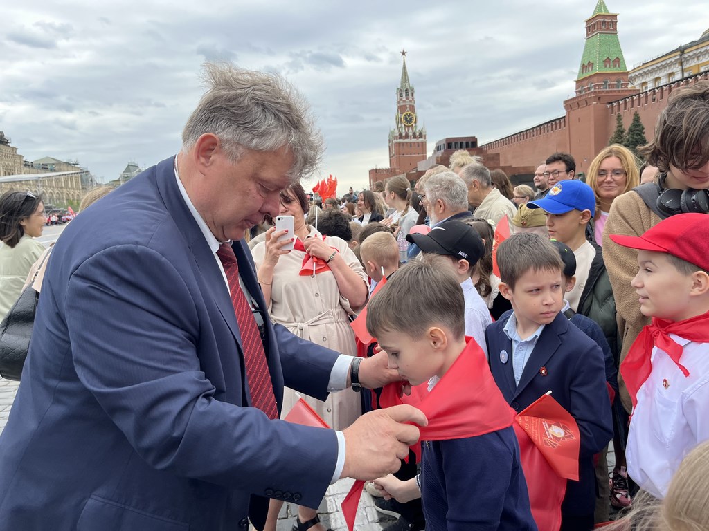 В Москве на Красной площади состоялась торжественная линейка и прием в пионеры (18.05.2025)