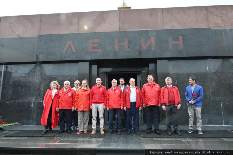 В Москве на Красной площади состоялась торжественная линейка и прием в пионеры (18.05.2025)