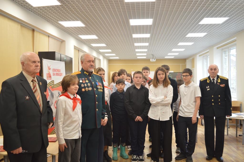 Советские офицеры провели встречу с пионерами в музее «Героев - курсантов»