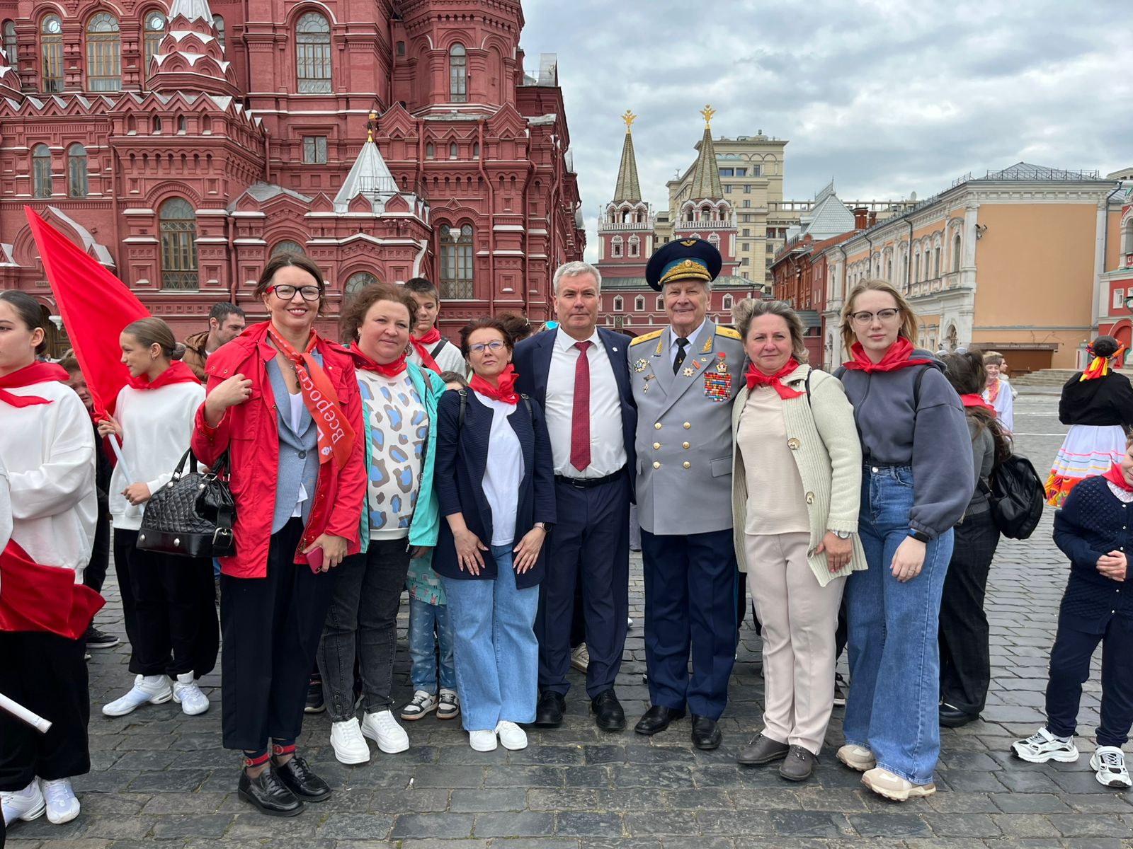 Школьников из Лыткарино приняли в пионеры