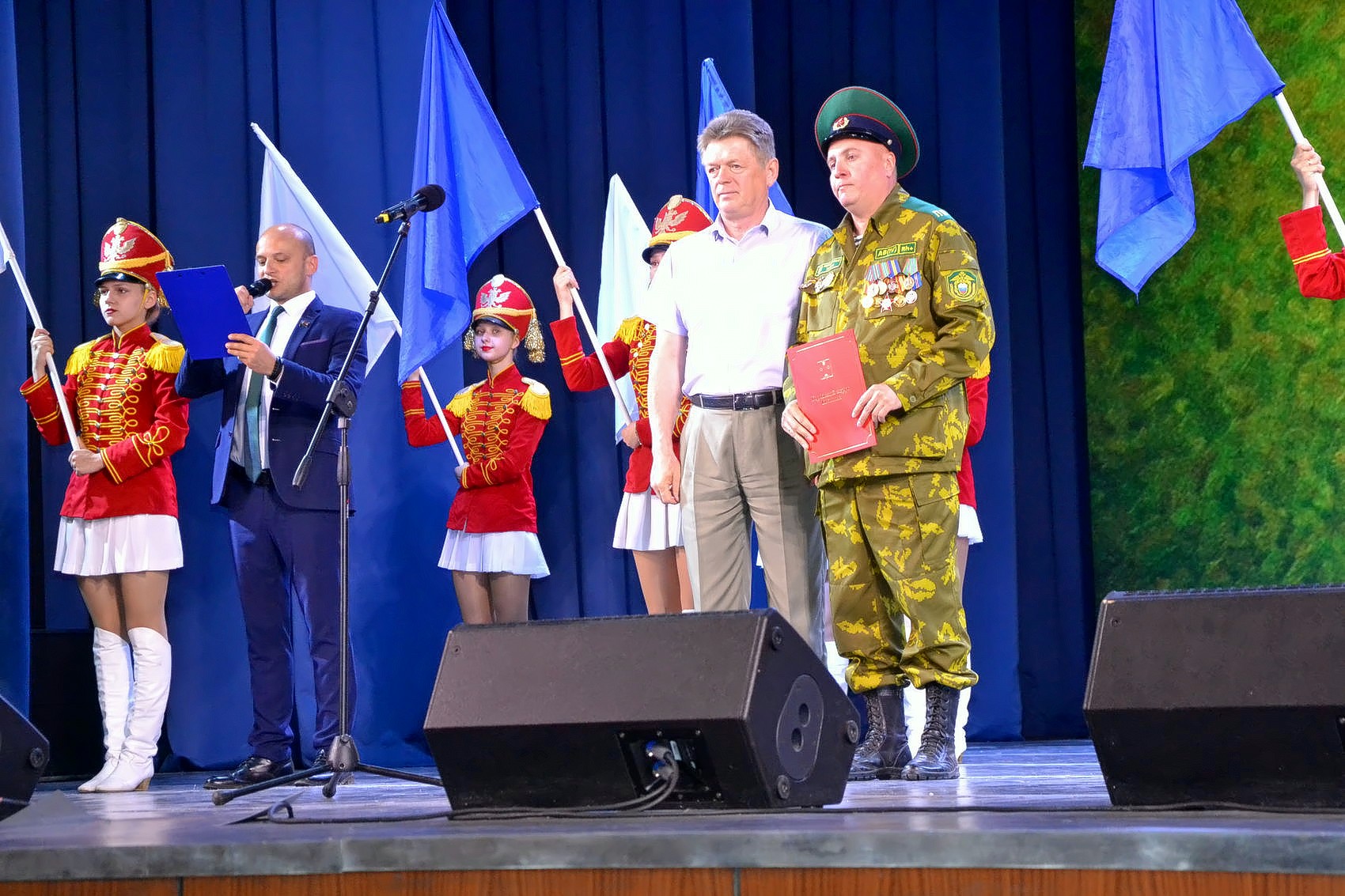 Граница наша на замке