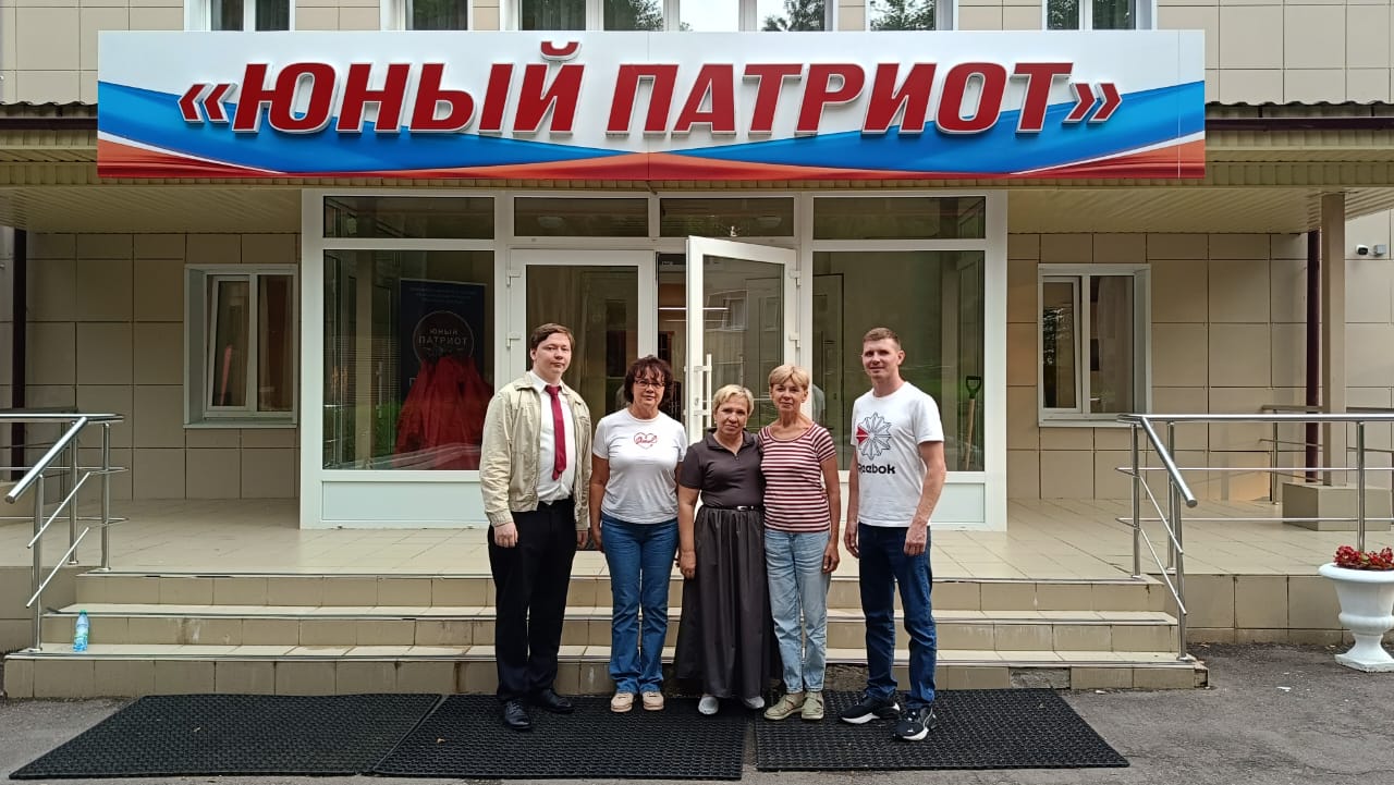 Аллея кедров