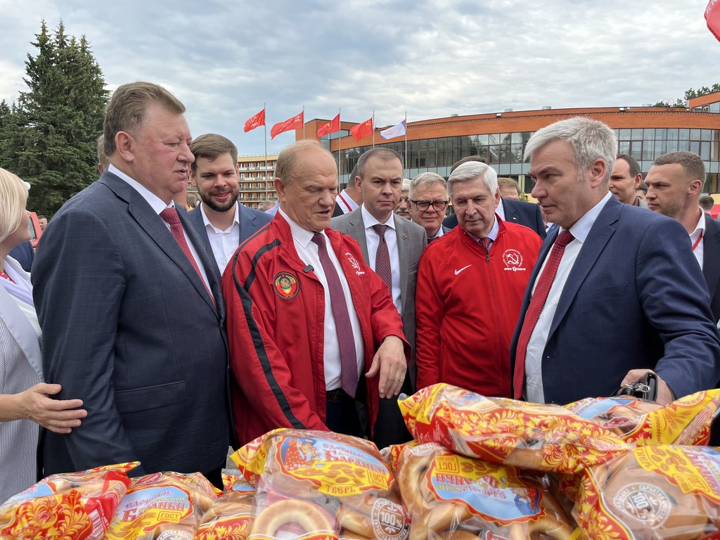 140-й гуманитарный конвой КПРФ ушел из подмосковных «Снегирей»
