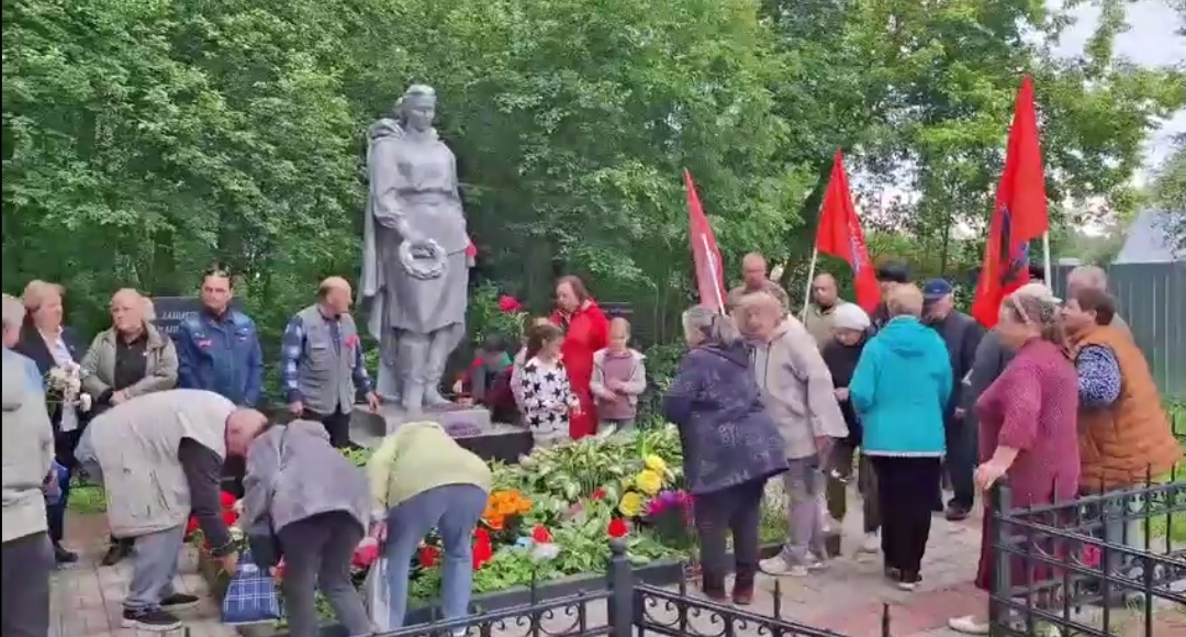 Лотошинские коммунисты на Митинге в деревне Турово