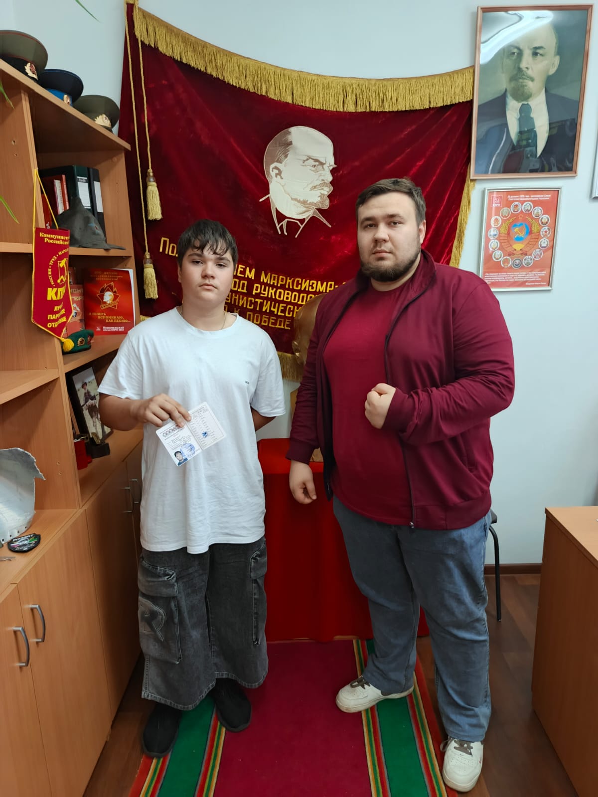Приходи к нам шаховской народ, партия и Комсомол всегда вас ждет!