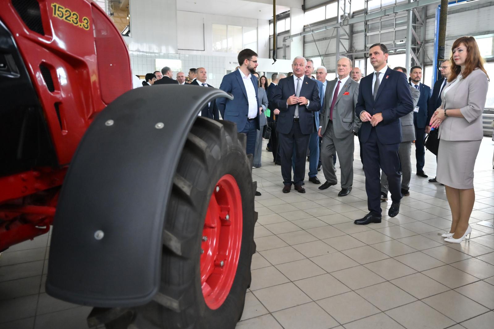 Г.А. Зюганов принял участие в открытии мультибрендового центра компании Terra Group