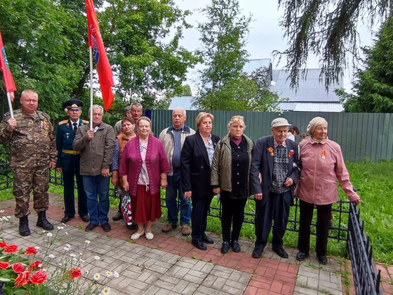 В муниципальном округе Лотошино состоялся прием жителей выездной приемной заместителя Председателя Московской областной Думы, секретаря МК КПРФ Константина Черемисова