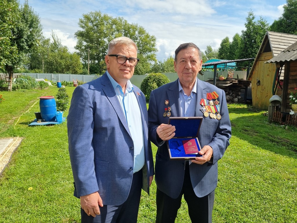 Секретарь МК КПРФ, руководитель фракции КПРФ в Мособлдуме Александр Наумов провел рабочую встречу с активом Каширского ГК КПРФ