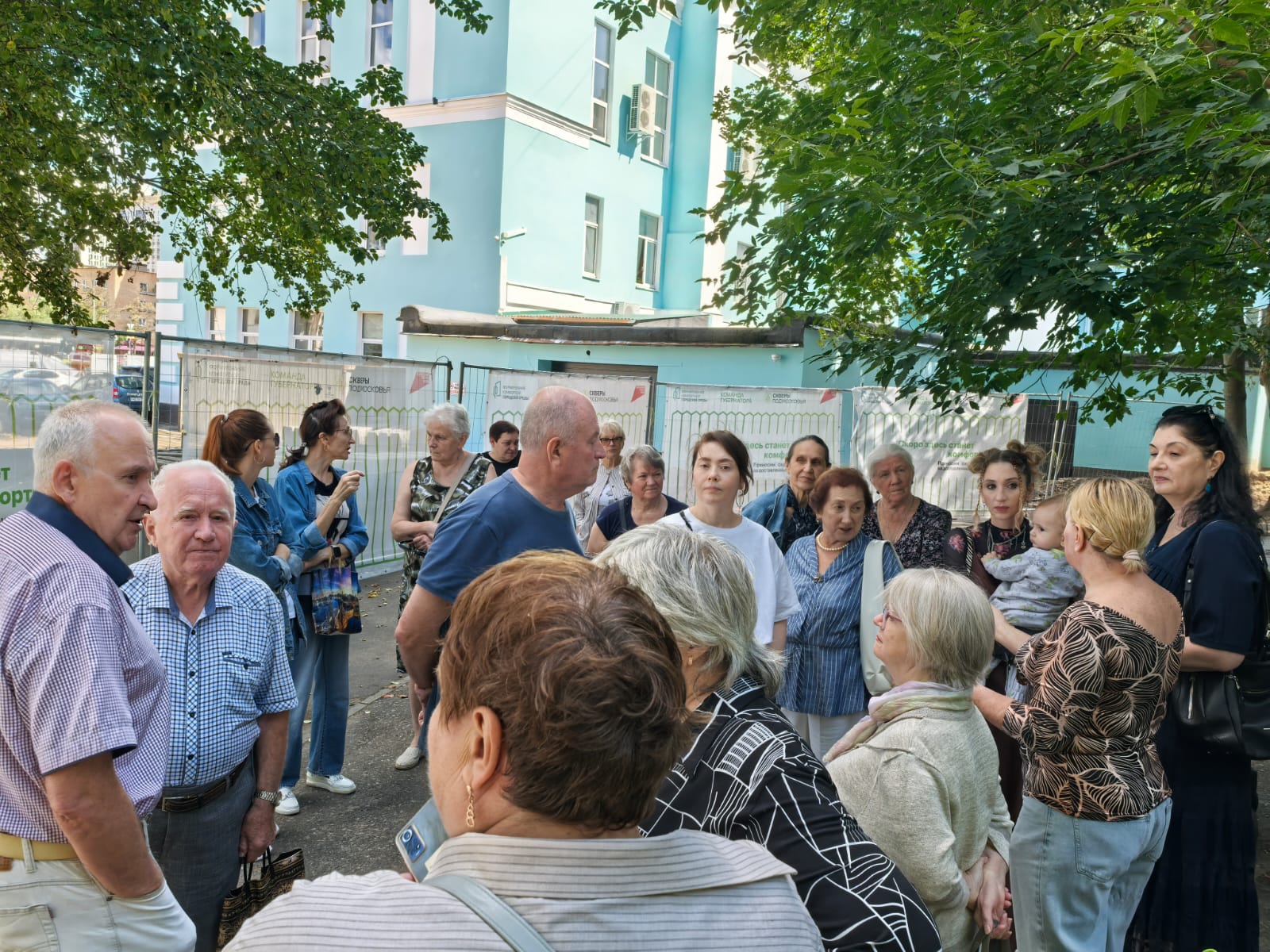Жители не сдаются