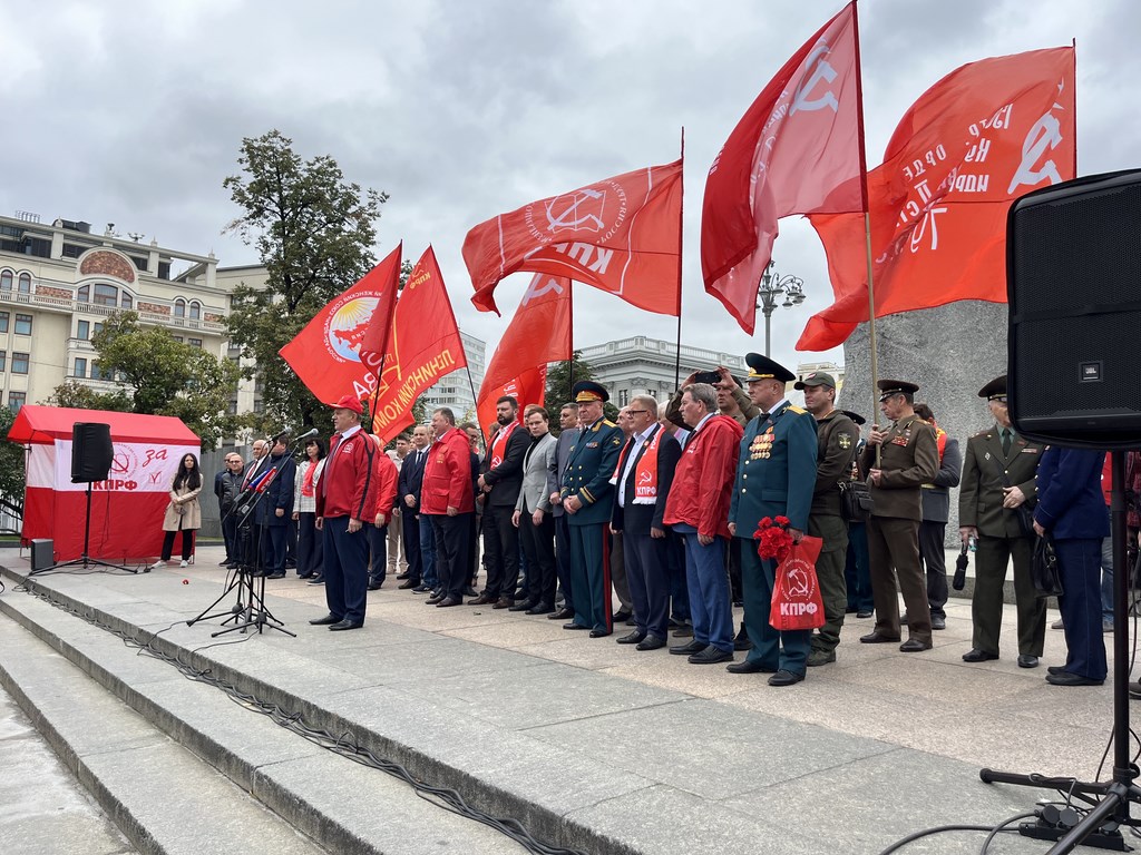 Г.А. Зюганов на митинге в Москве: «Идем нашим славным советским шагом – к новым Победам!»