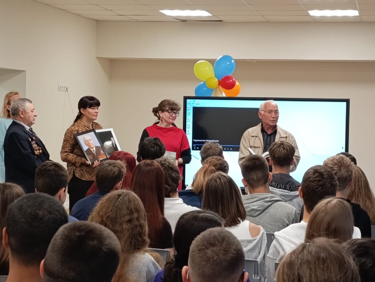 Коммунисты Селятинской первички КПРФ работают с молодежью