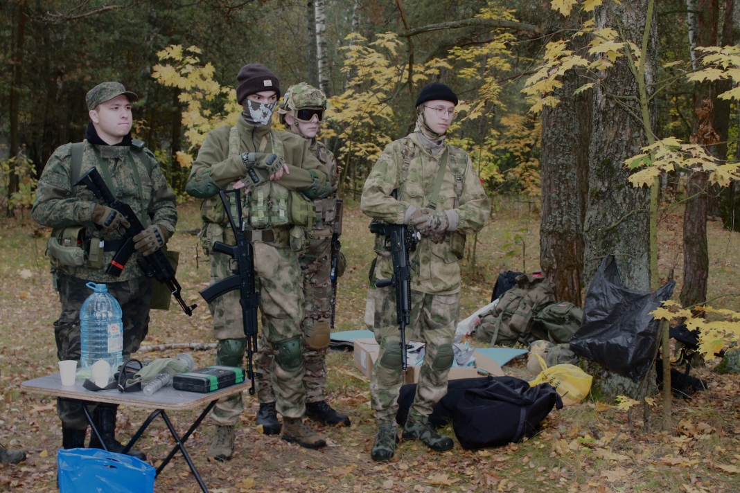 Подмосковный комсомол провел практический курс по военно-полевой медицине на полигоне «Дружба» в г. Балашихе