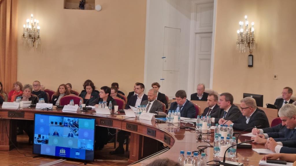 Депутат Николай Васильев принял участие в обсуждении мусорной реформы