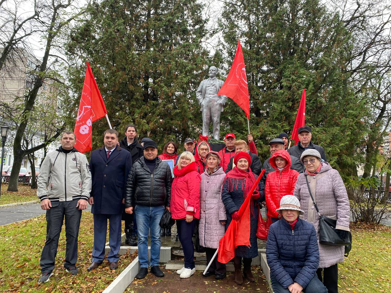 Коммунисты Чехова, отметили День Комсомола митингом