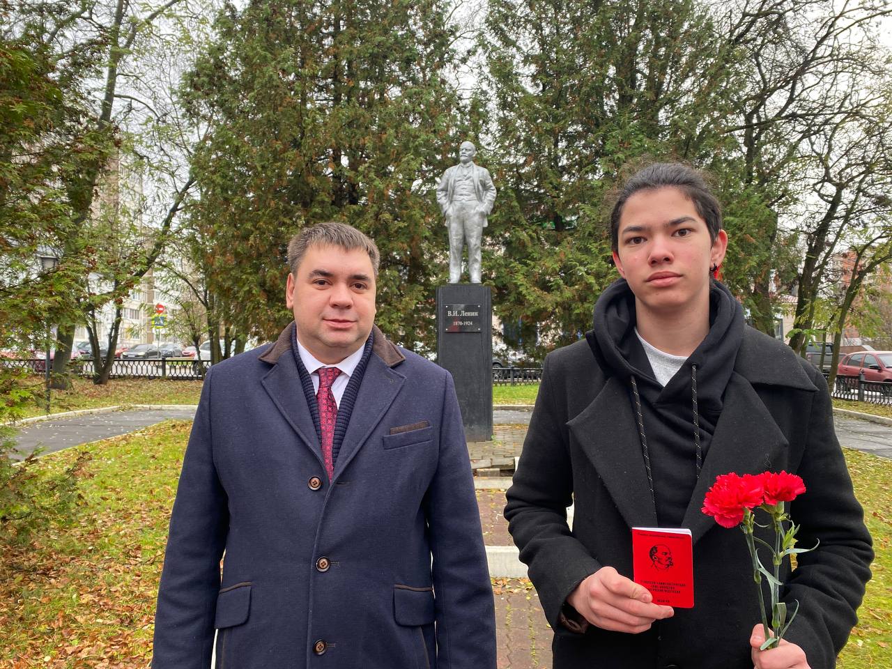 Коммунисты Чехова, отметили День Комсомола митингом