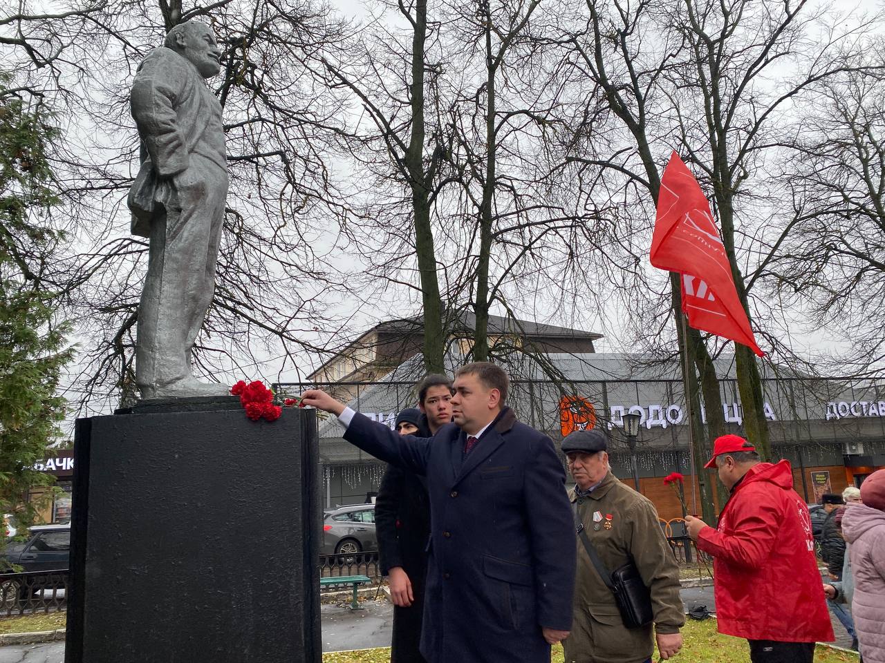 Коммунисты Чехова, отметили День Комсомола митингом