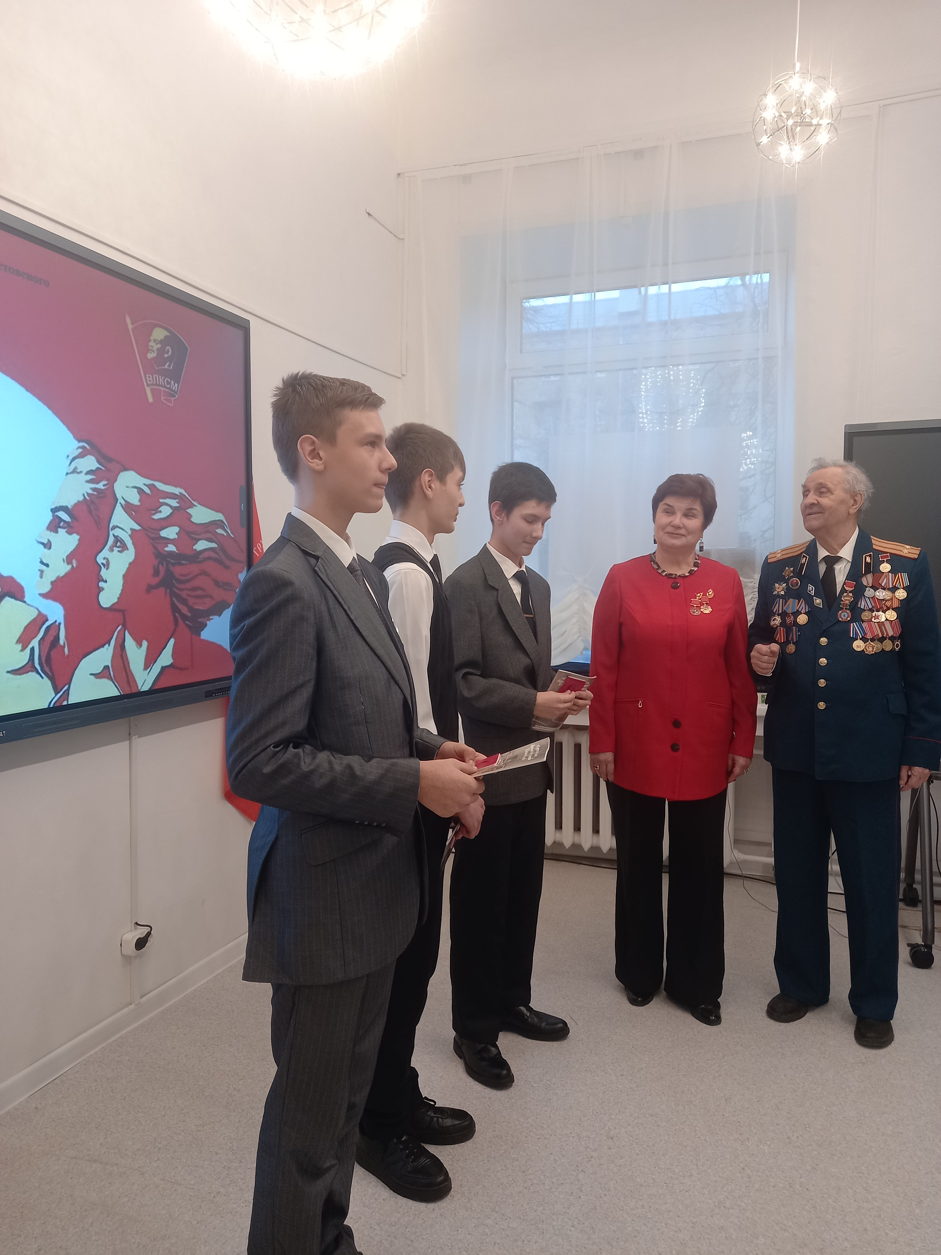 В Электростали отметили день Комсомола праздничным концертом