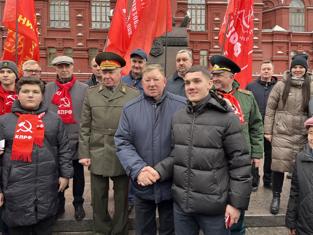 Коммунисты отметили годовщину начала контрнаступления советских войск под Москвой