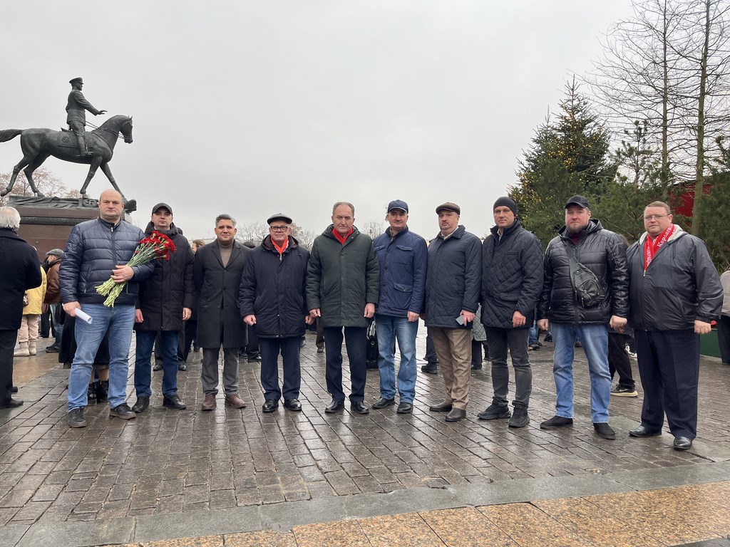 Коммунисты отметили годовщину начала контрнаступления советских войск под Москвой