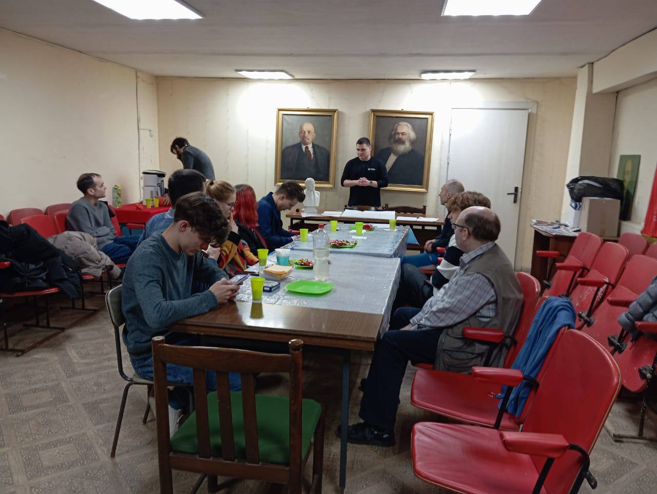 Молодые коммунисты Долгопрудненского горкома продолжают проводить цикл лекций и обсуждений