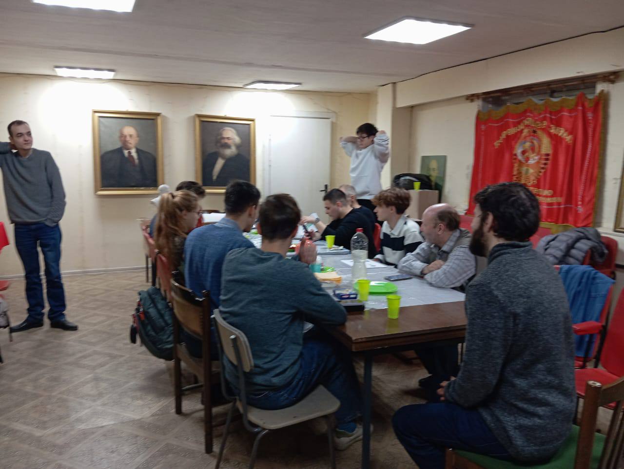 Молодые коммунисты Долгопрудненского горкома продолжают проводить цикл лекций и обсуждений
