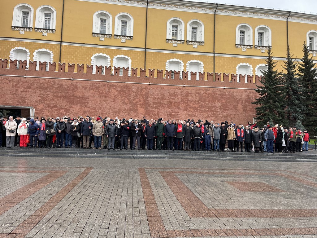Коммунисты отметили годовщину начала контрнаступления советских войск под Москвой (05.12.2025)