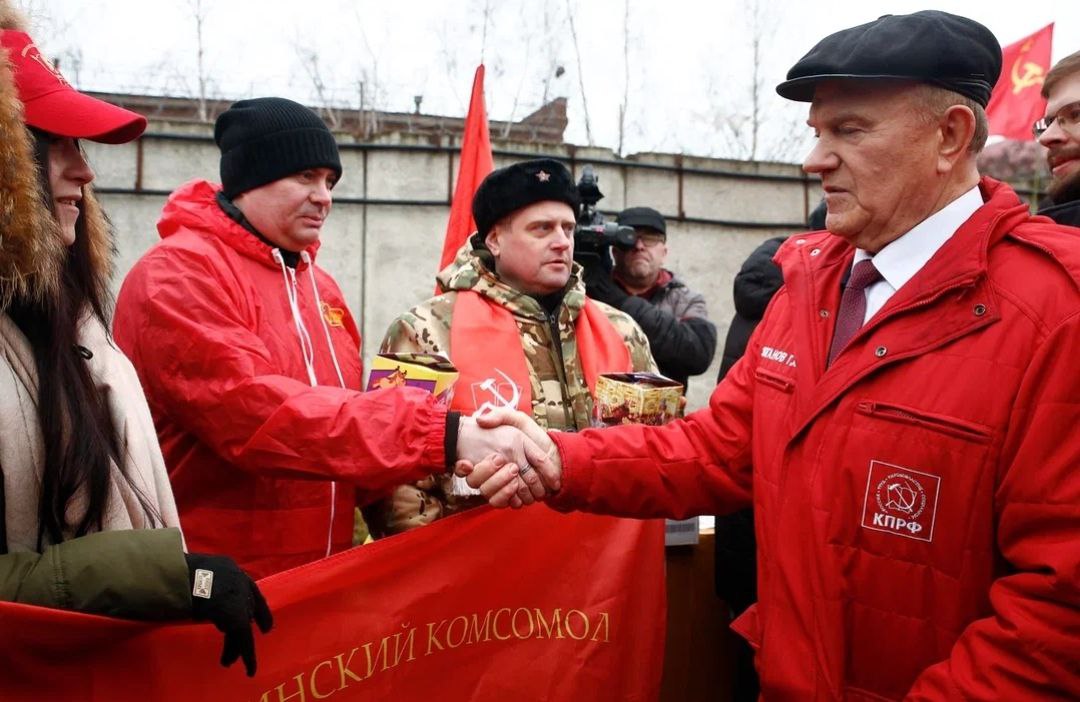«Большевик» на 149-м конвое: новогодние подарки — в приграничье