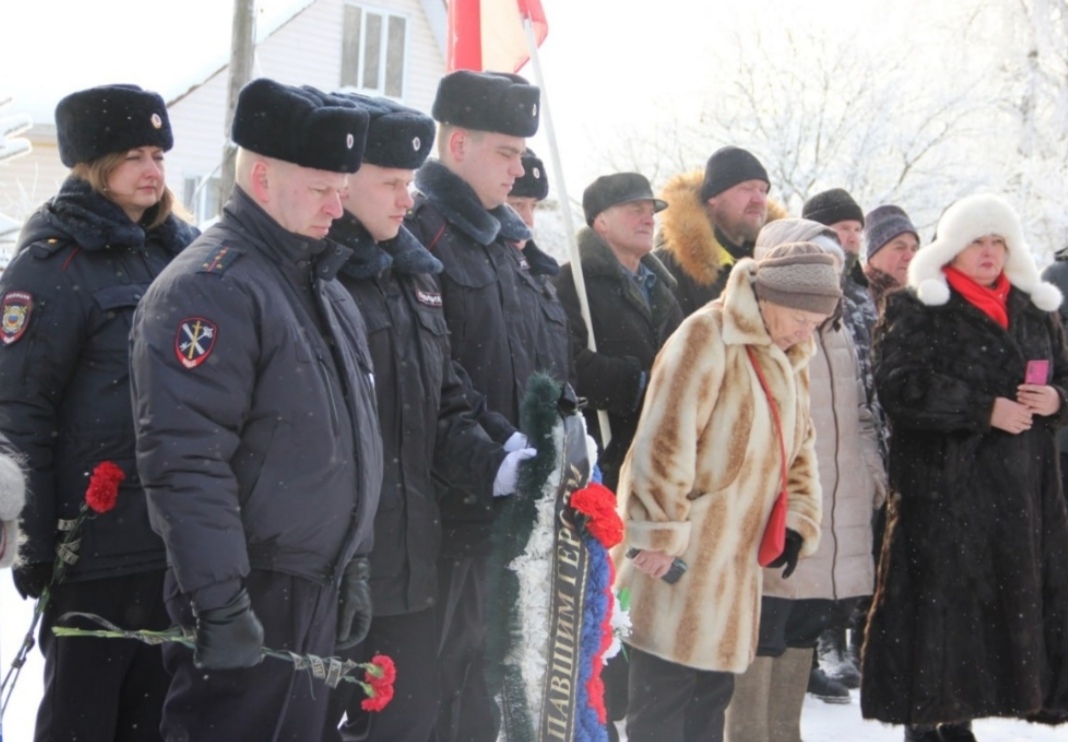 Подвиг героев в сердцах поколений