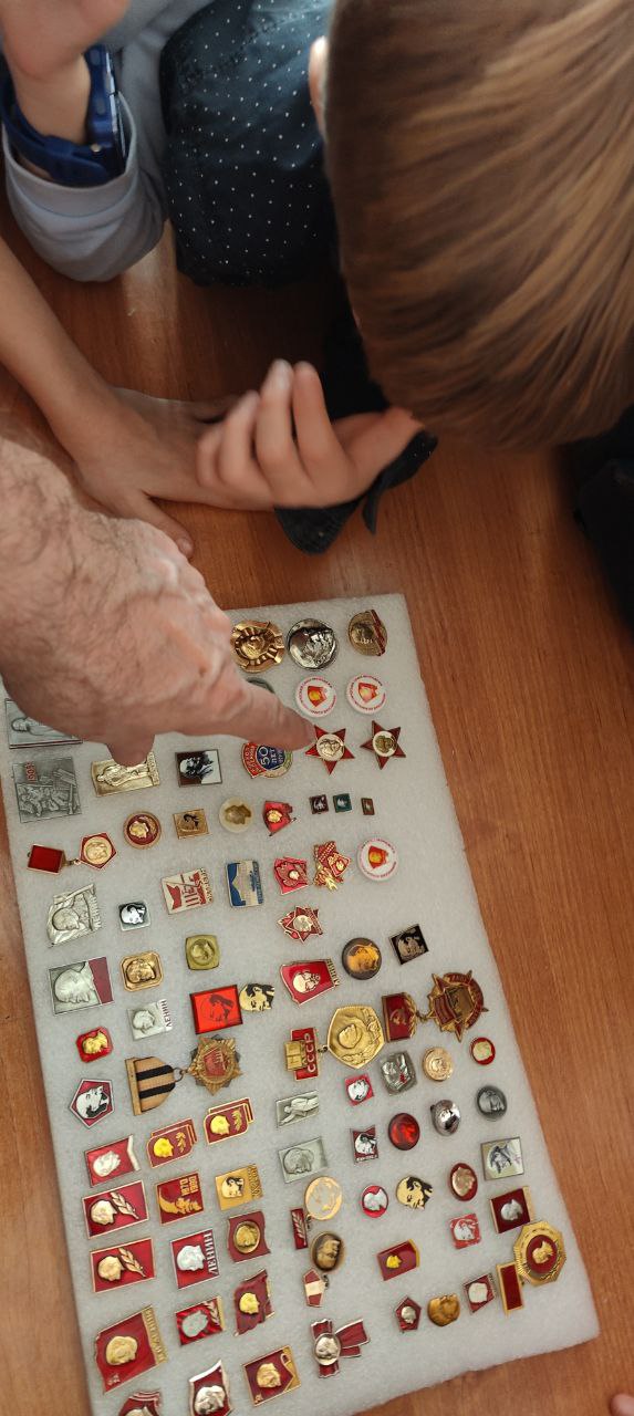 ГК КПРФ г.о. Лобня провели выставку, посвященную дню памяти В.И. Ленина