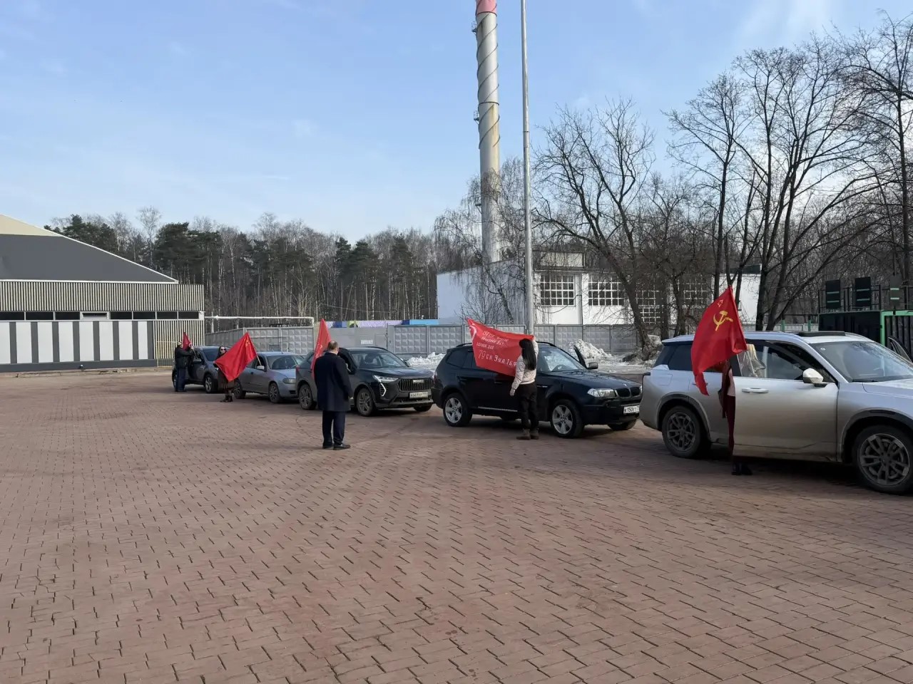 Балашихинские коммунисты провели патриотический автопробег «Красные крылья Победы»
