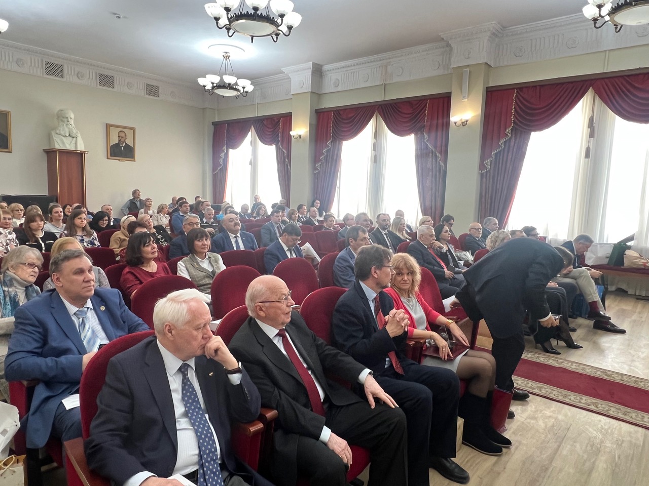 Владимир Кашин выступил с поздравительным словом на расширенном заседании Учёного совета Почвенного института им. В.В. Докучаева