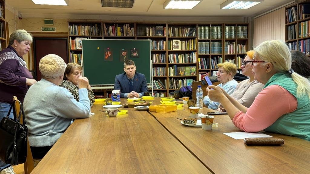 В Лобне прошла встреча депутата КПРФ Рендакова Даниила с матерями военнослужащих, участвующих в специальной военной операции