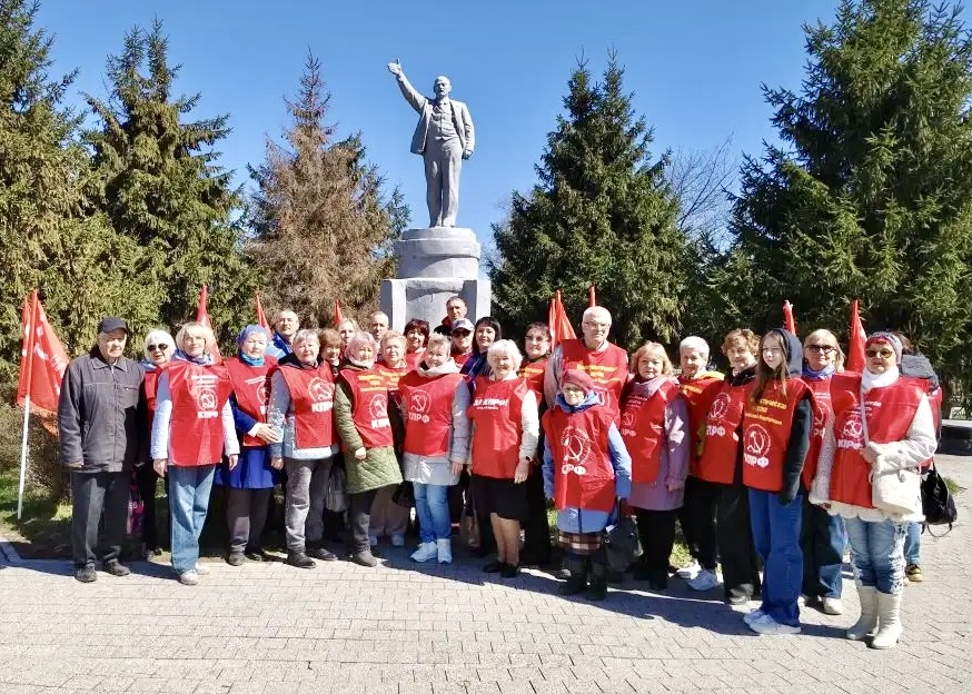 Ленинский призыв: в Коломне в день рождения В.И. Ленина партия пополнилась новыми членами