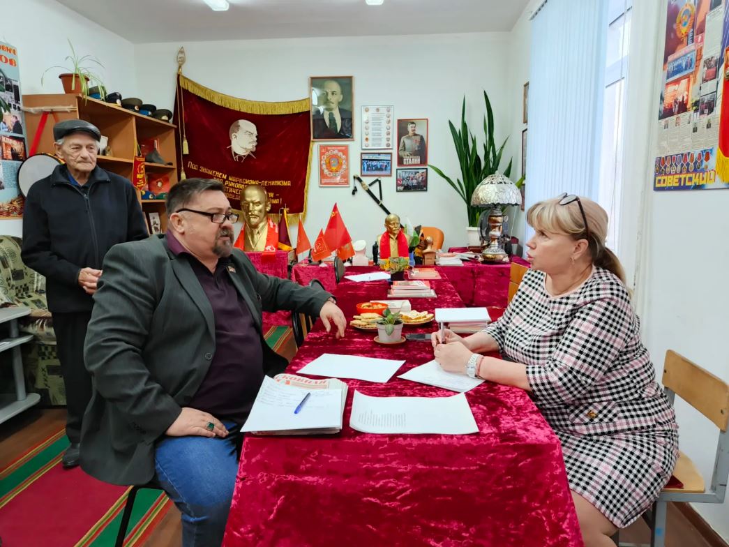 Шаховские коммунисты провели второй этап встречи с представителем Московской областной Думы