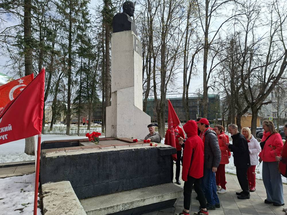 Первомай у стен Лавры
