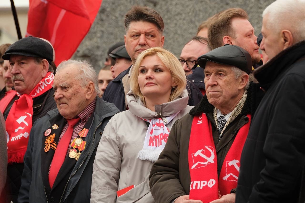 Щёлковские коммунисты приняли участие в торжественном мероприятии в сквере у памятника Карлу Марксу