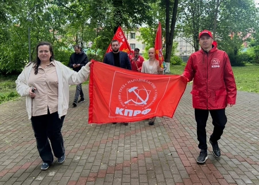Автопробег памяти: коммунисты Лобни почтили подвиг советских воинов