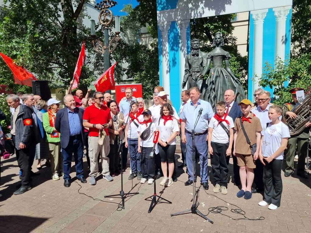 Г.А. Зюганов: Чтобы быть похожим на Пушкина, надо быть свободным, независимым и правдивым