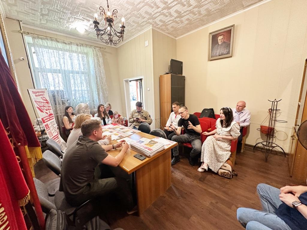 Единым фронтом — к победе! В Королёве состоялся расширенный предвыборный штаб
